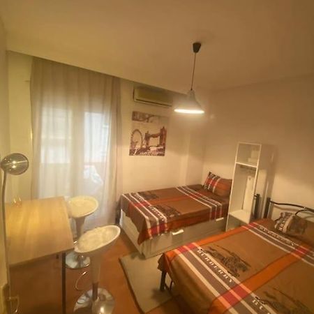 Queen Suites 60M2 Tesalonika Bagian luar foto