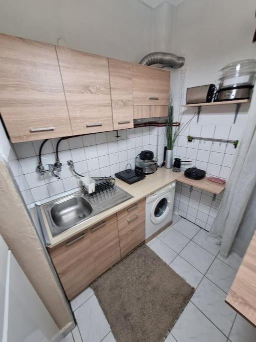 Queen Suites 60M2 Tesalonika Bagian luar foto