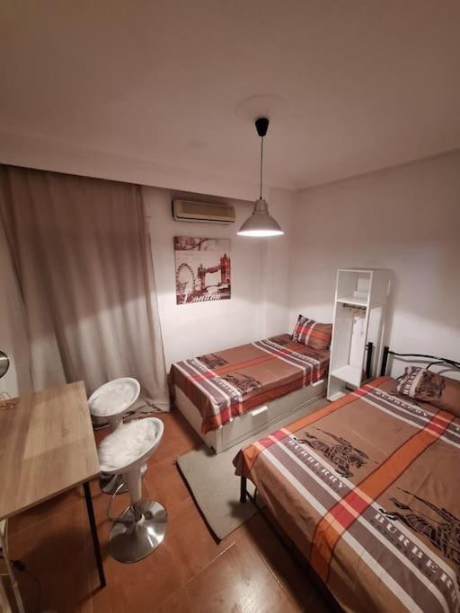 Queen Suites 60M2 Tesalonika Bagian luar foto