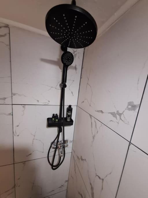 Queen Suites 60M2 Tesalonika Bagian luar foto