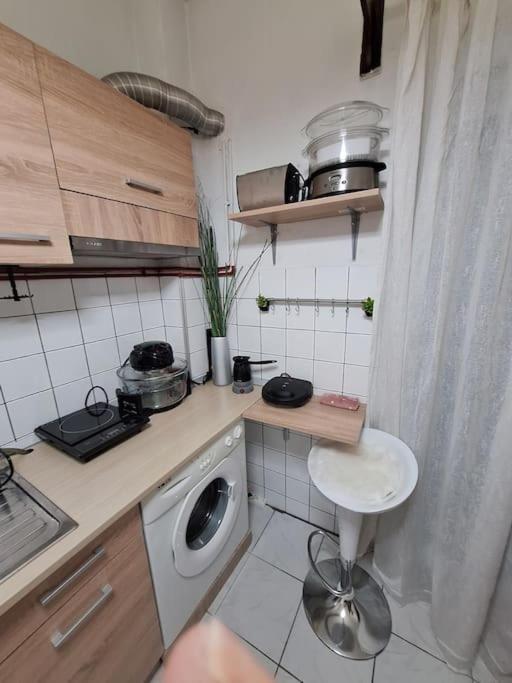 Queen Suites 60M2 Tesalonika Bagian luar foto
